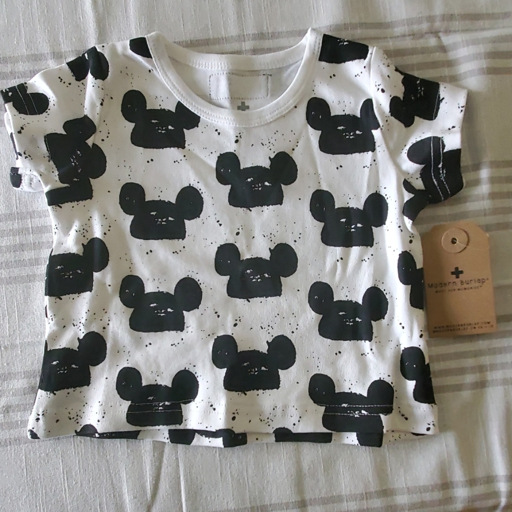 Modern Burlap Mouse Head White & Black Tee